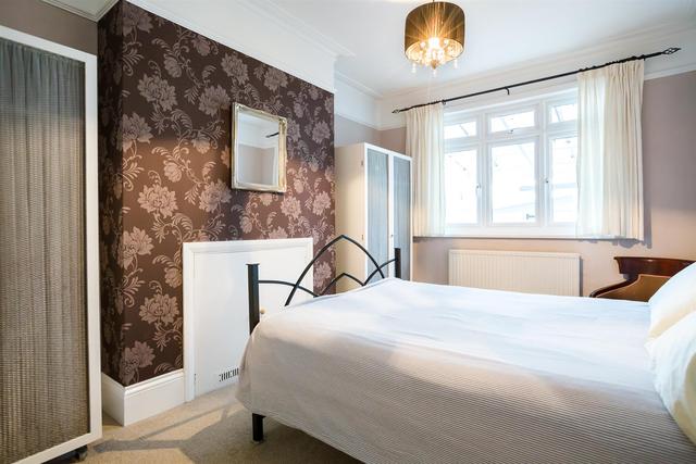  Image of 1 bedroom Maisonette for sale in Hazelwood Lane London N13 at Hazelwood Lane London London, N13 5HF