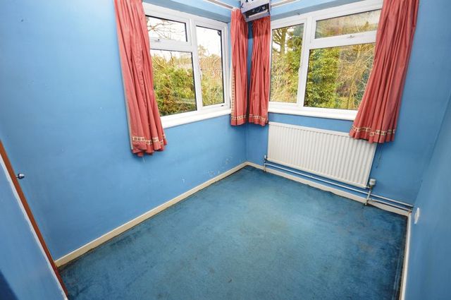  Image of 5 bedroom Detached house for sale in Kay Crescent Headley Down Bordon GU35 at Kay Crescent  Bordon, GU35 8AH