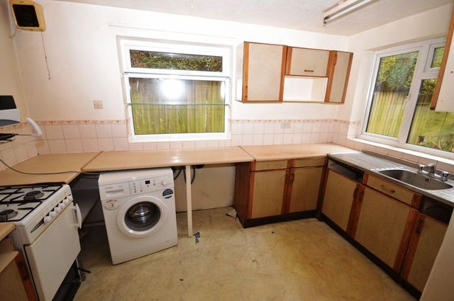  Image of 5 bedroom Detached house for sale in Kay Crescent Headley Down Bordon GU35 at Kay Crescent  Bordon, GU35 8AH