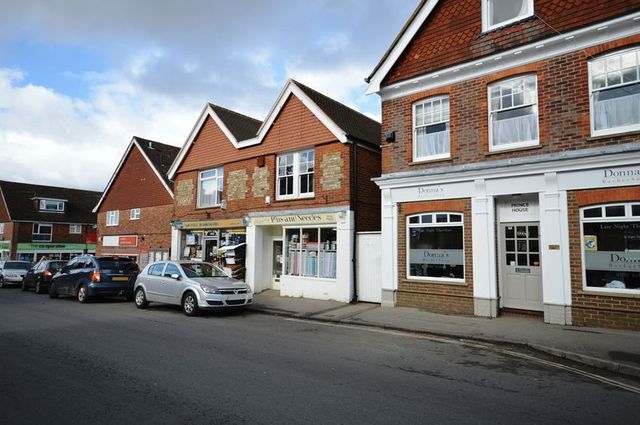  Image of Property to rent in Headley Road Grayshott Hindhead GU26 at Headley Road Grayshott Hindhead, GU26 6LG