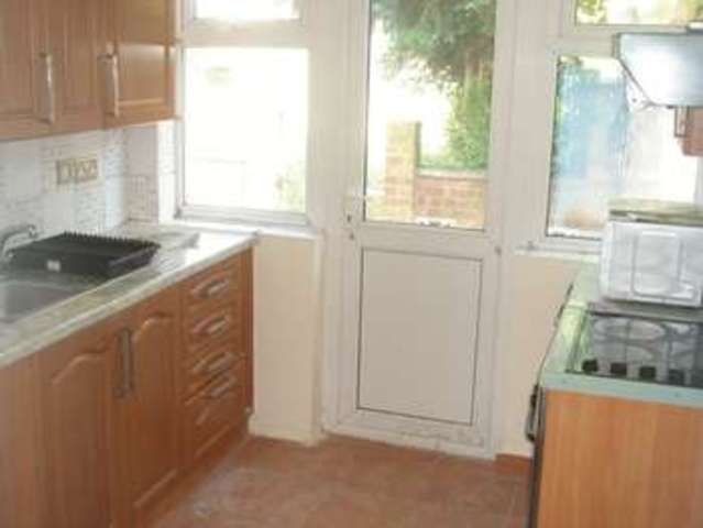  Image of 2 bedroom Flat to rent in Headstone Gardens North Harrow Harrow HA2 at Headstone Gardens  Harrow, HA2 6PW