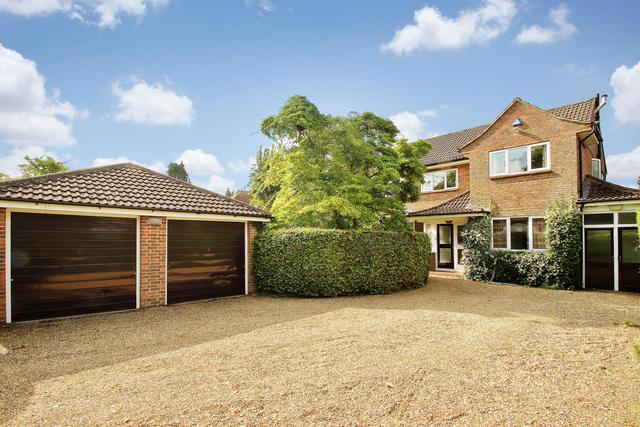  Image of 4 bedroom Detached house for sale in Heath Road Horsell Woking GU21 at Horsell Surrey Horsell, GU21 4DT