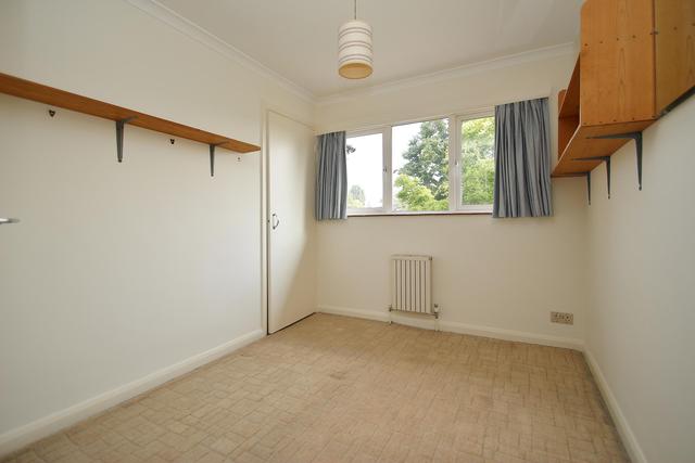  Image of 4 bedroom Detached house for sale in Heath Road Horsell Woking GU21 at Horsell Surrey Horsell, GU21 4DT