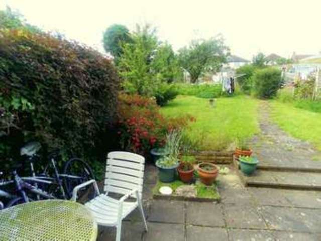  Image of 1 bedroom Property to rent in Heath Road Hillingdon Uxbridge UB10 at Heath Road, Room 4  Uxbridge, UB10 0SN