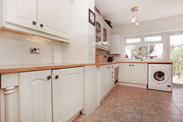  Image of 3 bedroom Detached house to rent in Heathcote Grove London E4 at Heathcote Grove Chingford London, E4 6SF