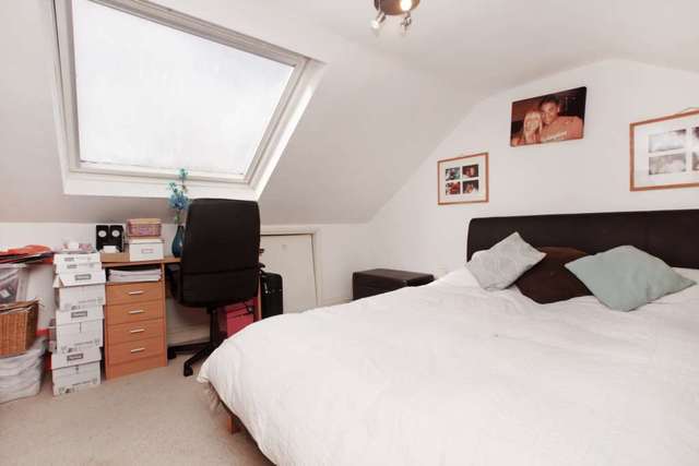  Image of 3 bedroom Detached house to rent in Heathcote Grove London E4 at Heathcote Grove Chingford London, E4 6SF