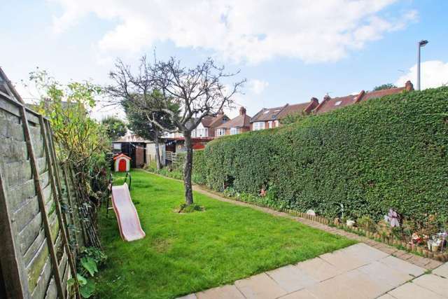  Image of 3 bedroom Detached house to rent in Heathcote Grove London E4 at Heathcote Grove Chingford London, E4 6SF