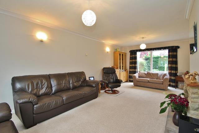  Image of 4 bedroom Detached house for sale in Heather Close Horsell Woking GU21 at Horsell  Horsell, GU21 4JR