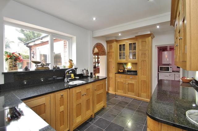  Image of 4 bedroom Detached house for sale in Heather Close Horsell Woking GU21 at Horsell  Horsell, GU21 4JR
