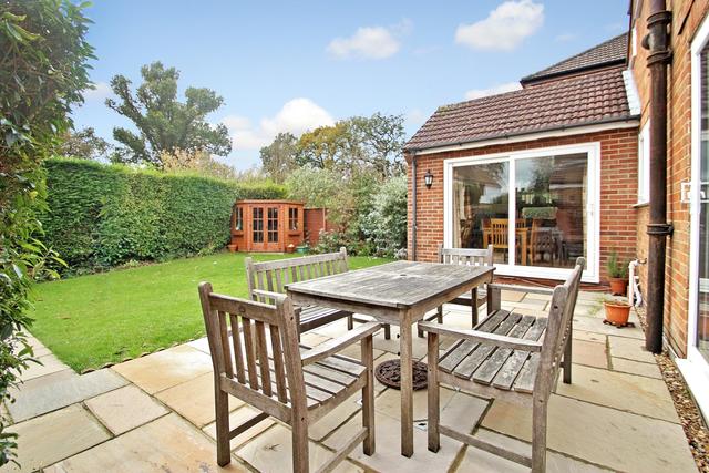  Image of 4 bedroom Detached house for sale in Heather Close Horsell Woking GU21 at Horsell  Horsell, GU21 4JR