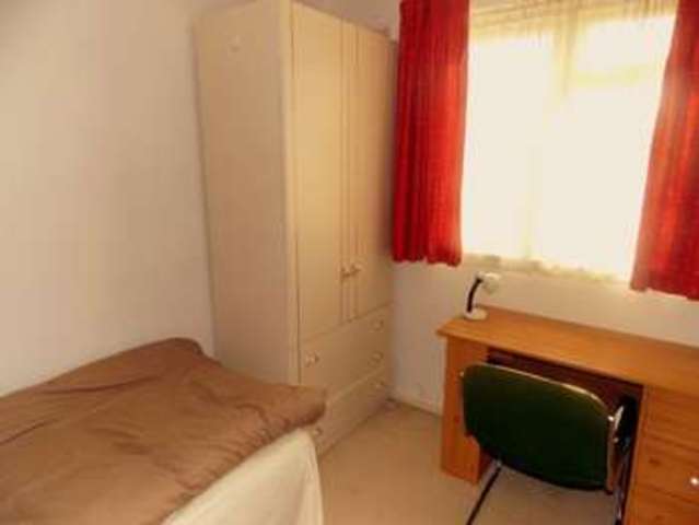  Image of 3 bedroom Detached house to rent in Heather Lane West Drayton UB7 at Heather Lane  West Drayton, UB7 8AN
