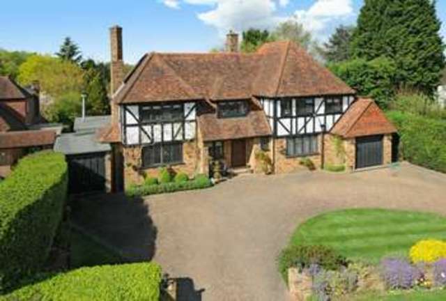  Image of 4 bedroom Detached house for sale in Heathside Road Northwood HA6 at Moor Park  Northwood, HA6 2EF