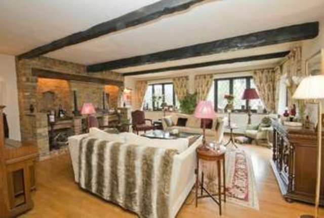  Image of 4 bedroom Detached house for sale in Heathside Road Northwood HA6 at Moor Park  Northwood, HA6 2EF