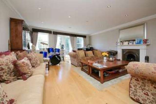  Image of 6 bedroom Detached house for sale in Hedgeside Road Northwood HA6 at Northwood, HA6 2NX