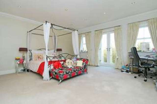  Image of 6 bedroom Detached house for sale in Hedgeside Road Northwood HA6 at Northwood, HA6 2NX