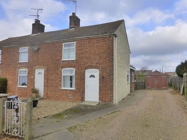  Image of 2 bedroom Terraced house for sale in Common Road Hemsby Great Yarmouth NR29 at Common Road Hemsby Great Yarmouth, NR29 4NA