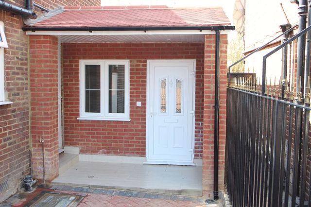  Image of Flat to rent in Hendon Way London NW2 at Hendon Way  London, NW2 2NB