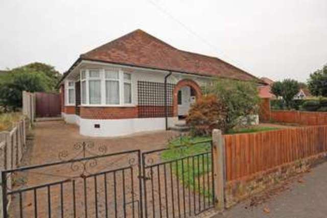  Image of 4 bedroom Bungalow for sale in Hengistbury Road Southbourne Bournemouth BH6 at Hengistbury Road Hengistbury Head BOURNEMOUTH, BH6 4DJ