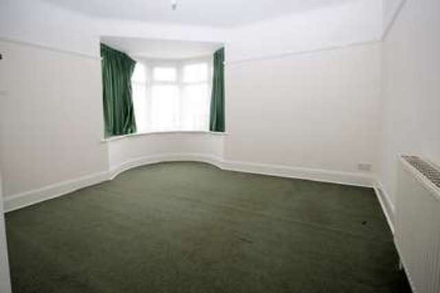  Image of 4 bedroom Bungalow for sale in Hengistbury Road Southbourne Bournemouth BH6 at Hengistbury Road Hengistbury Head BOURNEMOUTH, BH6 4DJ