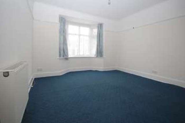  Image of 4 bedroom Bungalow for sale in Hengistbury Road Southbourne Bournemouth BH6 at Hengistbury Road Hengistbury Head BOURNEMOUTH, BH6 4DJ