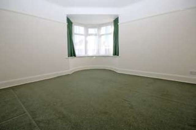  Image of 4 bedroom Bungalow for sale in Hengistbury Road Southbourne Bournemouth BH6 at Hengistbury Road Hengistbury Head BOURNEMOUTH, BH6 4DJ