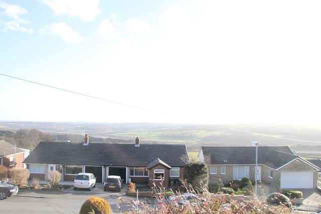  Image of 4 bedroom Detached house for sale in Henley Close Rawdon Leeds LS19 at Rawdon Leeds Rawdon, LS19 6QB
