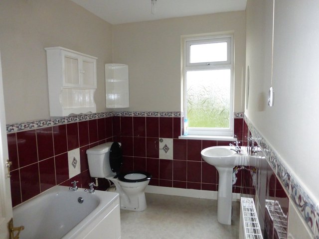  Image of 3 bedroom Semi-Detached house to rent in Henry Road Yardley Birmingham B25 at HENRY ROAD  YARDLEY, BIRMINGHAM, B25 8AH