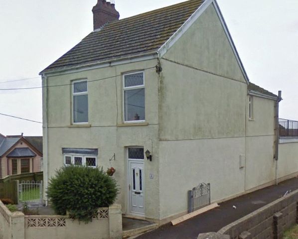  Image of 4 bedroom Detached house for sale in Heol Llansaint Llansaint Kidwelly SA17 at Heol Llansaint Llansaint Kidwelly, SA17 5JD