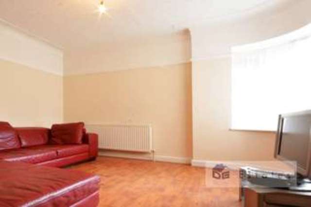  Image of 3 bedroom Flat for sale in Woodford Road London E18 at Hermitage Court South Woodford London, E18 2EP