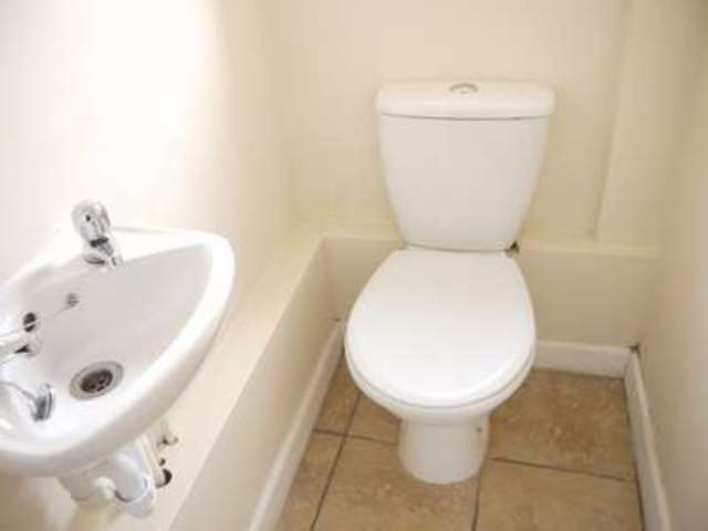  Image of 3 bedroom Terraced house to rent in Heron Square Eastleigh SO50 at Heron Square  EASTLEIGH, SO50 9JD