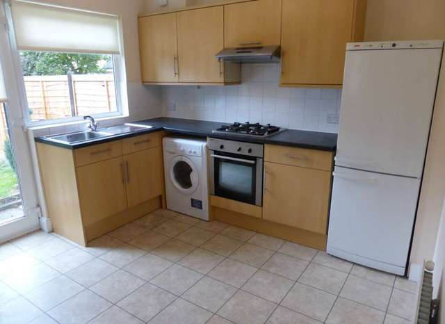  Image of 3 bedroom Detached house to rent in Herschel Crescent Littlemore Oxford OX4 at Herschel Crescent Cowley Oxford, OX4 3TX
