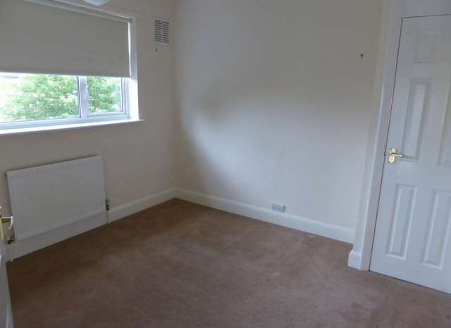  Image of 3 bedroom Detached house to rent in Herschel Crescent Littlemore Oxford OX4 at Herschel Crescent Cowley Oxford, OX4 3TX