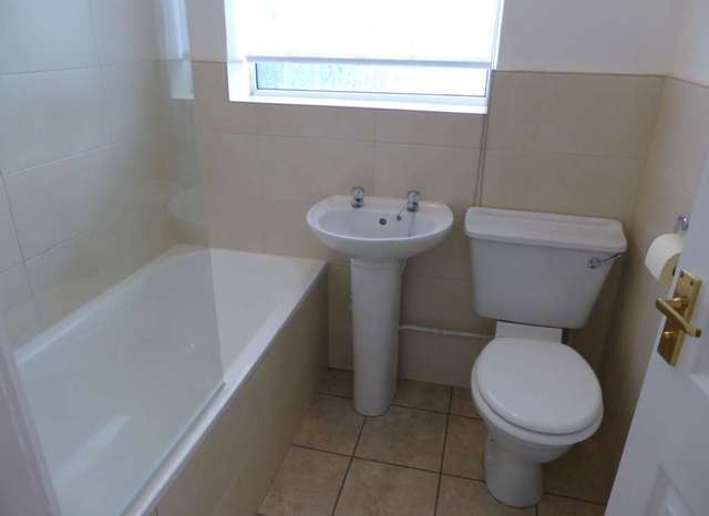  Image of 3 bedroom Detached house to rent in Herschel Crescent Littlemore Oxford OX4 at Herschel Crescent Cowley Oxford, OX4 3TX