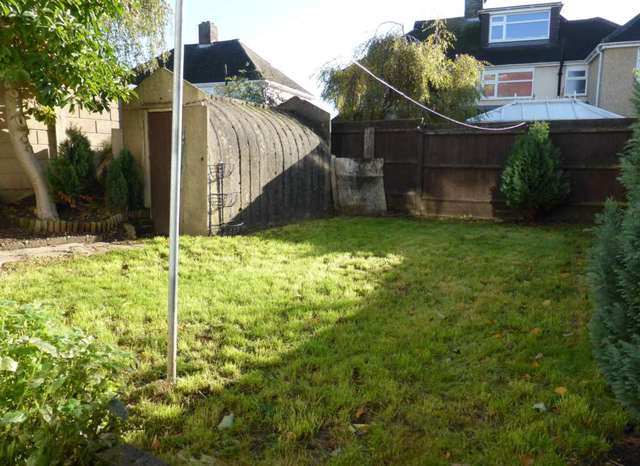  Image of 3 bedroom Detached house to rent in Herschel Crescent Littlemore Oxford OX4 at Herschel Crescent Cowley Oxford, OX4 3TX