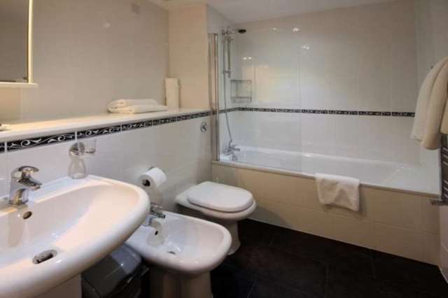  Image of 1 bedroom Apartment to rent in Hertford Street London W1J at Hertford Street Mayfair London, W1J 7RW