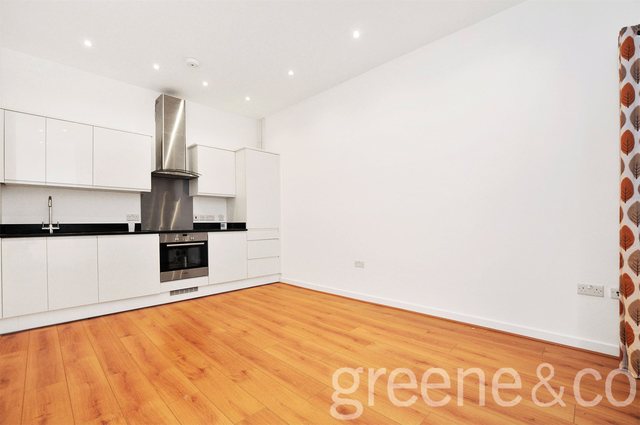  Image of 3 bedroom Flat to rent in Hewison Street London E3 at London  Old Ford, E3 2HZ
