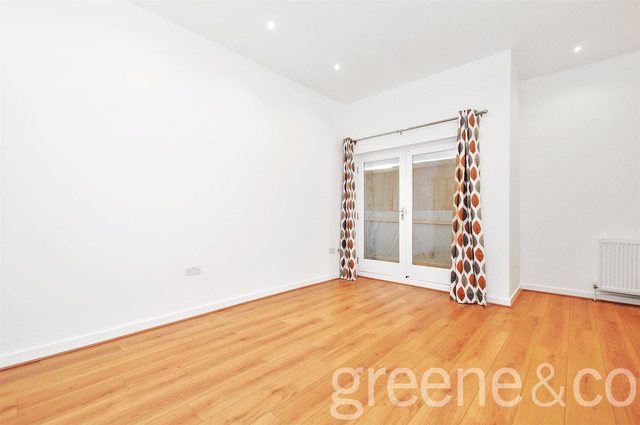  Image of 3 bedroom Flat to rent in Hewison Street London E3 at London  Old Ford, E3 2HZ