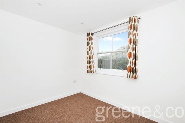  Image of 3 bedroom Flat to rent in Hewison Street London E3 at London  Old Ford, E3 2HZ
