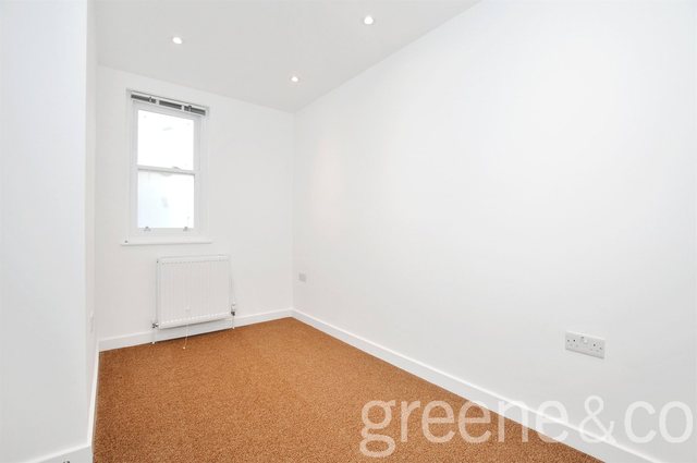  Image of 3 bedroom Flat to rent in Hewison Street London E3 at London  Old Ford, E3 2HZ