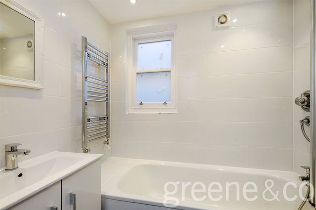  Image of 3 bedroom Flat to rent in Hewison Street London E3 at London  Old Ford, E3 2HZ