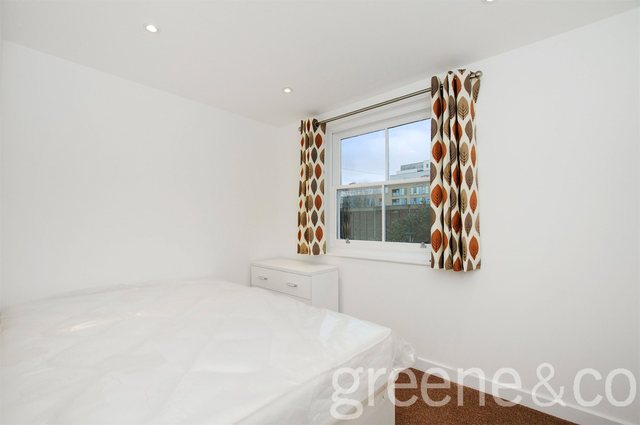  Image of 3 bedroom Flat to rent in Hewison Street London E3 at London  Old Ford, E3 2HZ