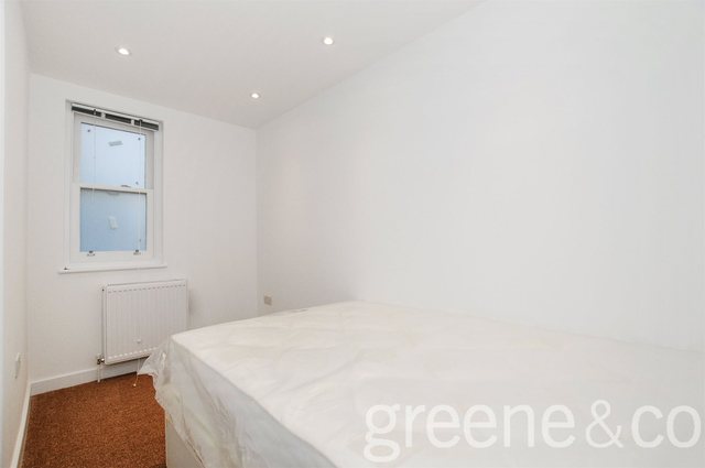  Image of 3 bedroom Flat to rent in Hewison Street London E3 at London  Old Ford, E3 2HZ