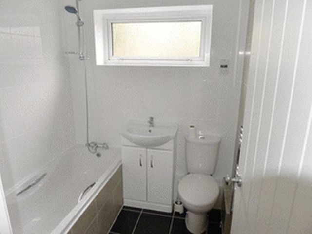 Image of 1 bedroom Flat to rent in High Meadow Hathern Loughborough LE12 at High Meadow  Hathern, LE12 5HW