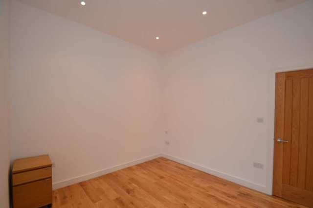 Image of 1 bedroom Flat to rent in High Street London W3 at High Street Acton  London, W3 6NG