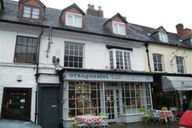  Image of 2 bedroom Flat to rent in High Street Alcester B49 at Alcester, B49 5AF