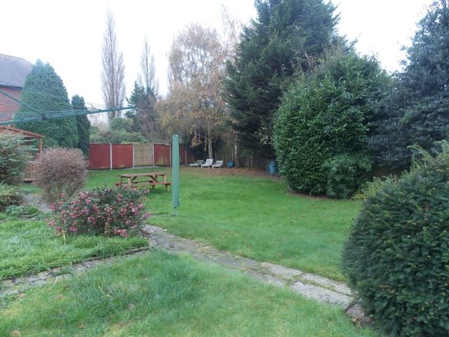  Image of 2 bedroom Flat to rent in High Street Uxbridge UB8 at High Street Cowley Uxbridge, UB8 2ER