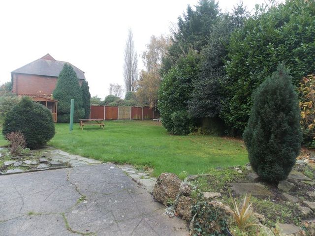  Image of 2 bedroom Flat to rent in High Street Uxbridge UB8 at High Street Cowley Uxbridge, UB8 2ER
