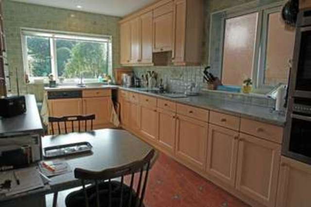  Image of 5 bedroom Detached house for sale in High Street East Markham Newark NG22 at High Street East Markham Newark, NG22 0QJ