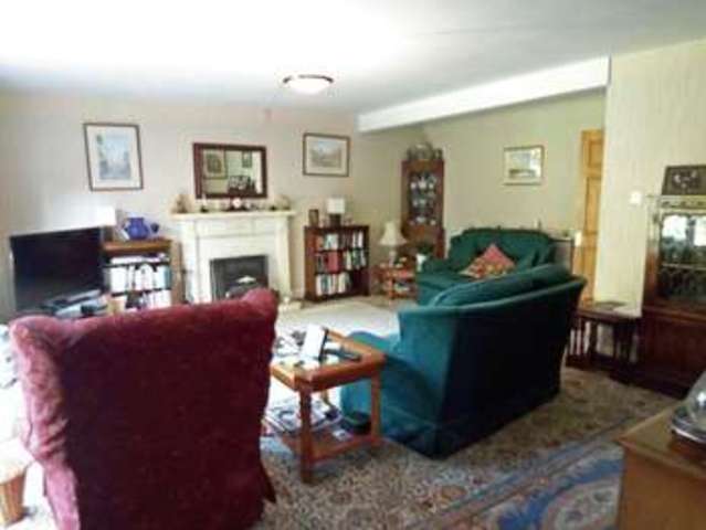  Image of 5 bedroom Detached house for sale in High Street East Markham Newark NG22 at High Street East Markham Newark, NG22 0QJ
