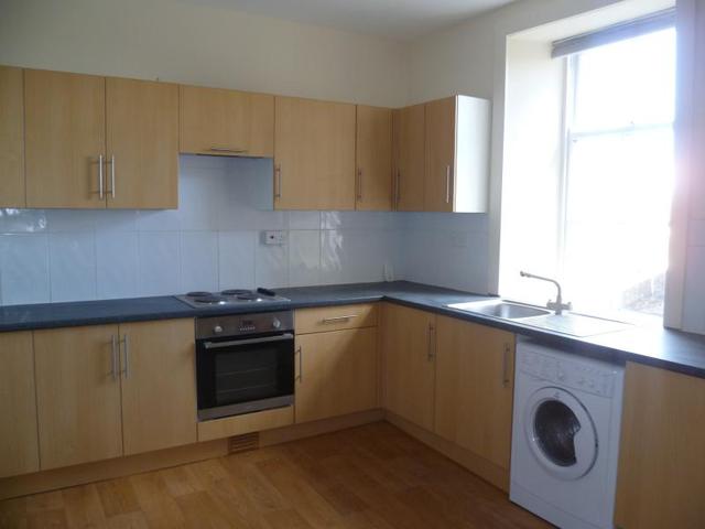  Image of 3 bedroom Flat to rent in High Street Kirkcaldy KY1 at Kirkcaldy Fife Fife, KY1 1NB
